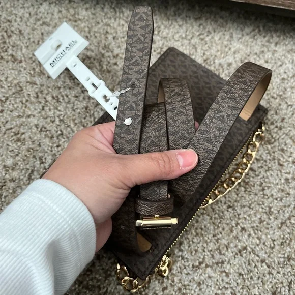 New Michael Kors Belt Bag - Picture 2 of 7